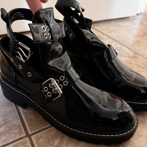 Women shoes, size 9, black color, NEW